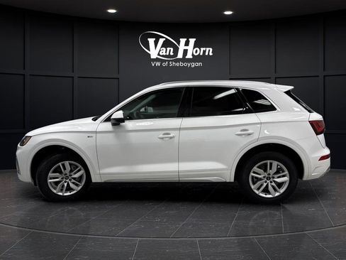 Used 2023 Audi Q5 2.0T Premium w/ Convenience Package image 10