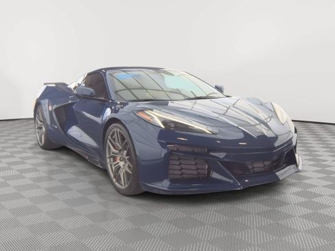 Used 2025 Chevrolet Corvette Z06 RWD image 17