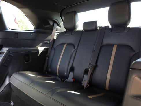 Certified 2024 MAZDA CX-90 3.3 Turbo w/ Premium Plus Pkg image 11