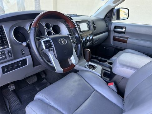 Used 2016 Toyota Sequoia Platinum AWD/4WD image 10