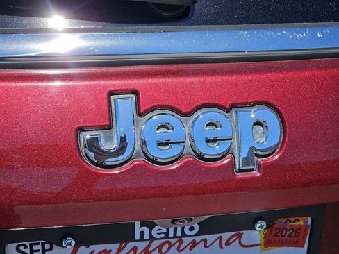 Used 2022 Jeep Compass Latitude w/ Sun and Sound Group AWD/4WD image 16