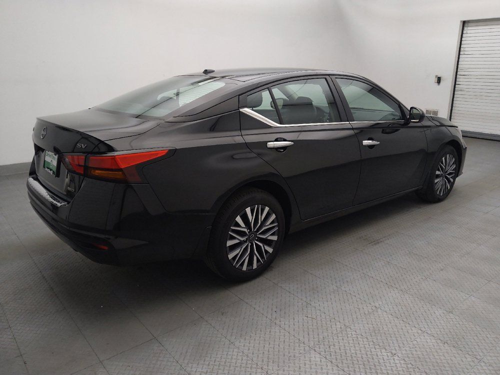 Used 2023 Nissan Altima 2.5 SV AWD/4WD image 9