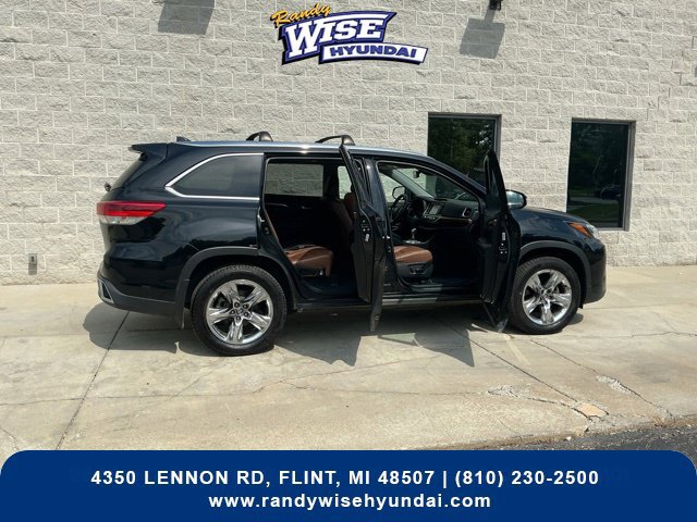 Used 2019 Toyota Highlander Limited Platinum AWD/4WD image 10