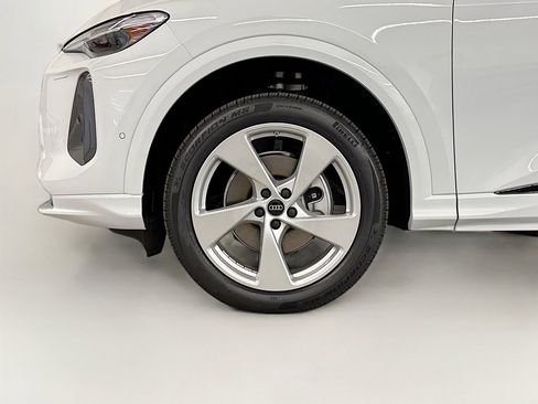 New 2025 Audi Q5 Premium Plus image 23