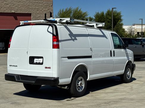 New 2025 GMC Savana 2500 w/ Driver Convenience Package RWD image 18