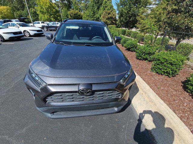 Used 2019 Toyota RAV4 LE FWD image 6