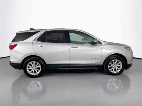 Used 2018 Chevrolet Equinox LT image 17