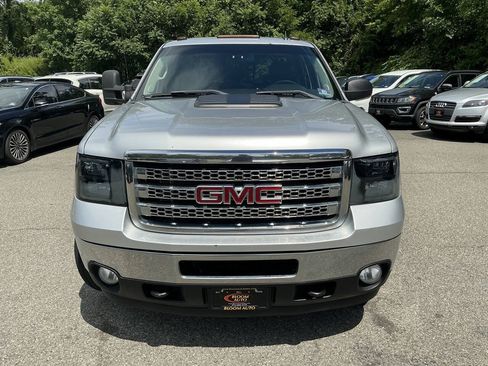Used 2014 GMC Sierra 2500 SLE w/ SLE Preferred Package AWD/4WD image 2