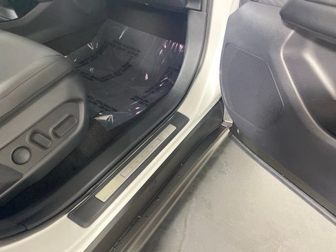 Certified 2026 Lexus ES 350e w/ Convenience Package FWD image 29