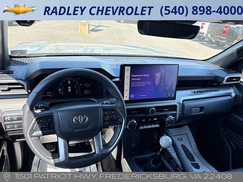 Used 2024 Toyota Tacoma TRD Off-Road AWD/4WD image 13