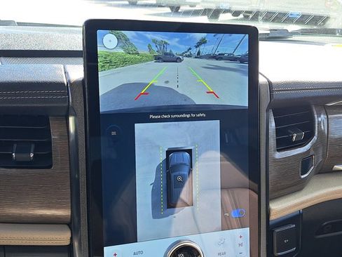 Certified 2022 Ford Expedition Limited image 30