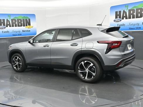 New 2026 Chevrolet Trax RS w/ Driver Confidence Package FWD image 3