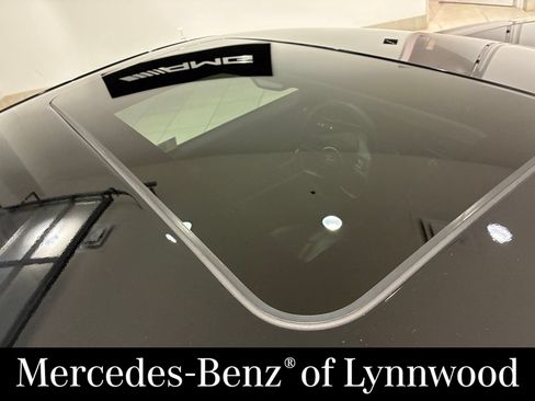 Used 2024 Hyundai Elantra Limited FWD image 8
