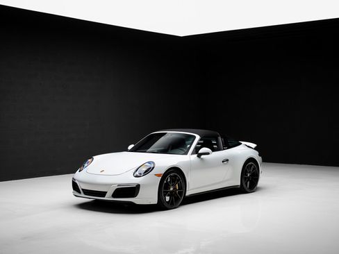 Used 2019 Porsche 911 Targa 4S image 4