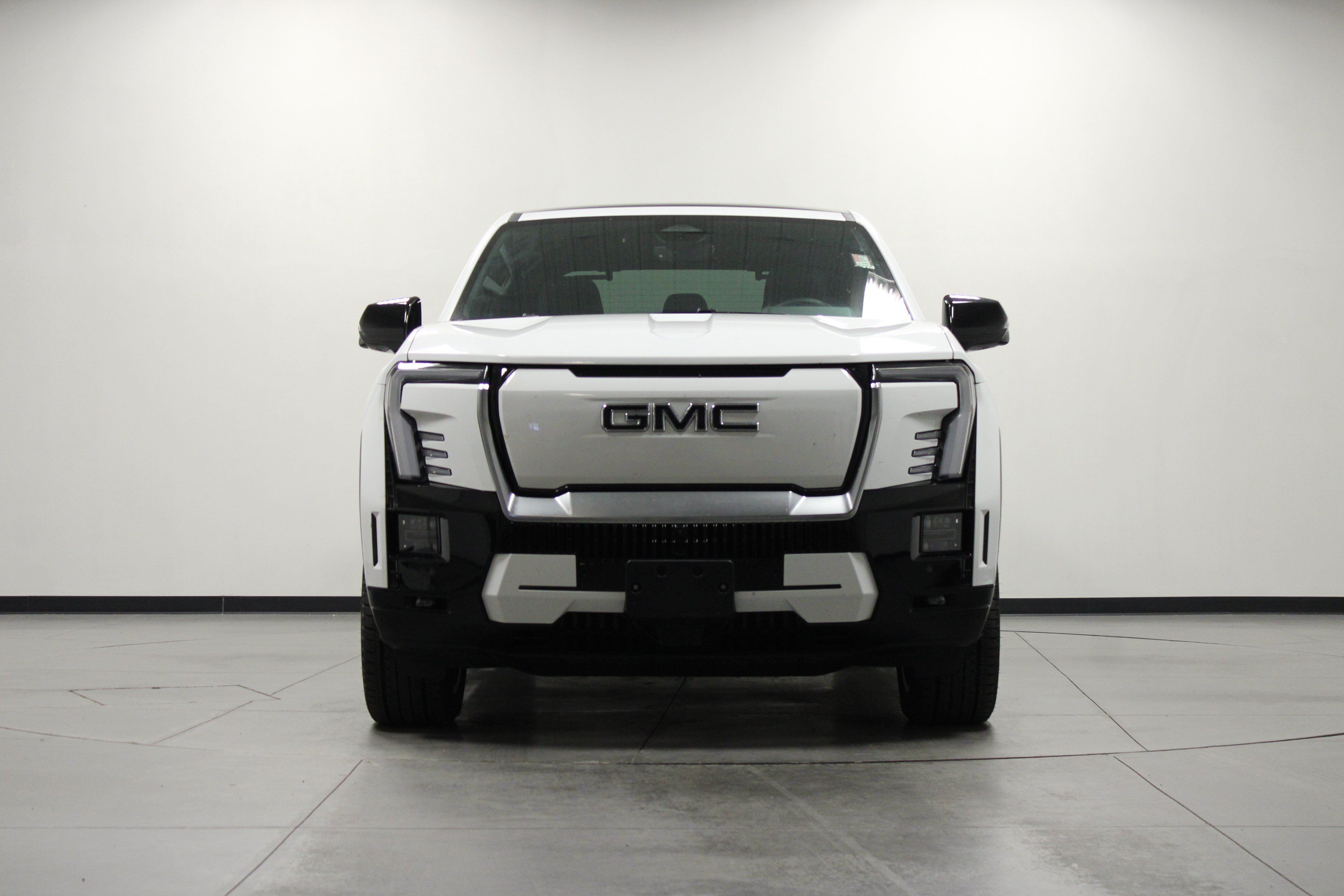 Used 2025 GMC Sierra EV Denali AWD/4WD image 9