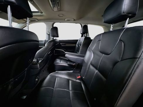 Certified 2022 Kia Telluride EX w/ EX Premium Package FWD image 26