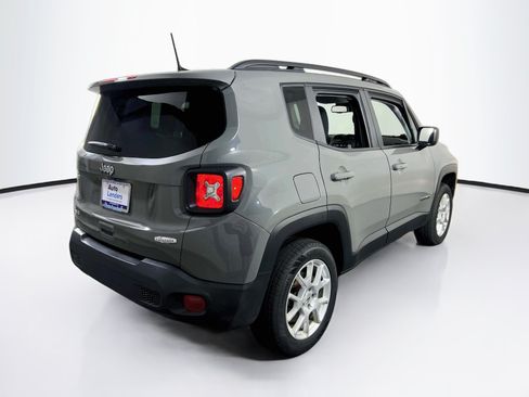 Used 2022 Jeep Renegade Latitude w/ Convenience Group AWD/4WD image 5