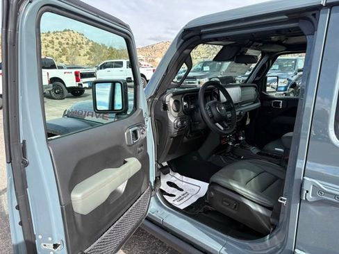 New 2026 Jeep Gladiator Mojave w/ Steel Bumper Group AWD/4WD image 18