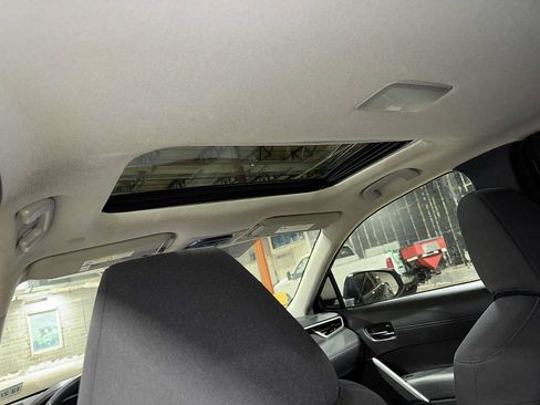 Used 2022 Toyota Corolla Cross LE w/ Moonroof Package AWD/4WD image 23