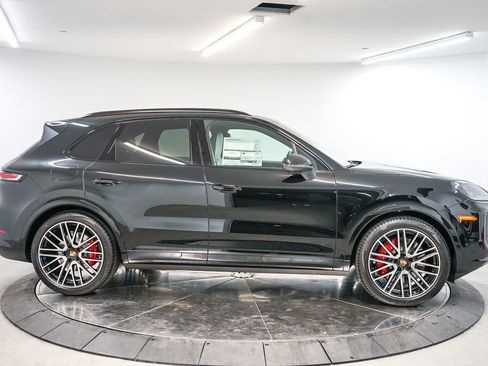 New 2026 Porsche Cayenne S AWD/4WD image 8