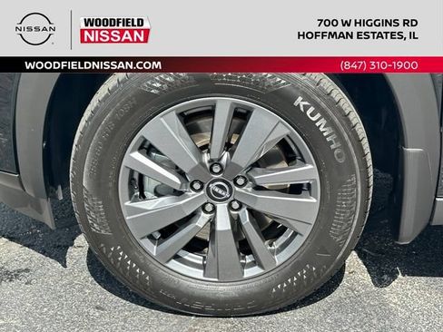 Certified 2025 Nissan Pathfinder SV w/ SV Premium Package AWD/4WD image 8