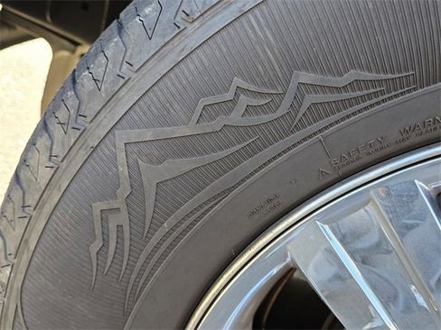 Used 2010 Ford F150 XLT image 9