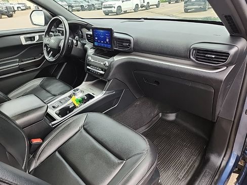 Used 2020 Ford Explorer XLT w/ Equipment Group 202A AWD/4WD image 50