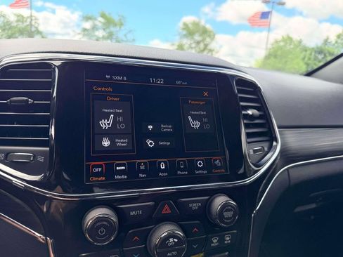Used 2022 Jeep Grand Cherokee Limited AWD/4WD image 26