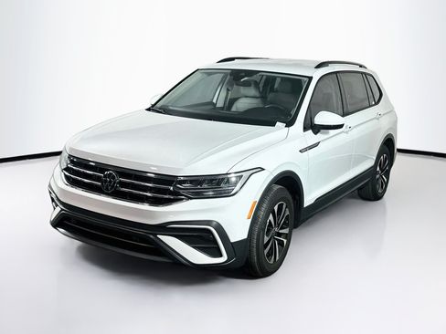 Used 2024 Volkswagen Tiguan S FWD image 3
