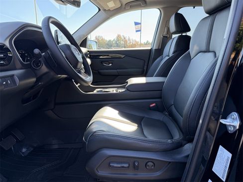 New 2025 Honda Pilot Touring image 26