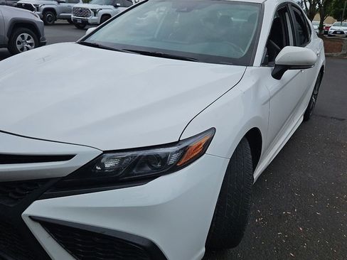 Used 2023 Toyota Camry SE FWD image 1