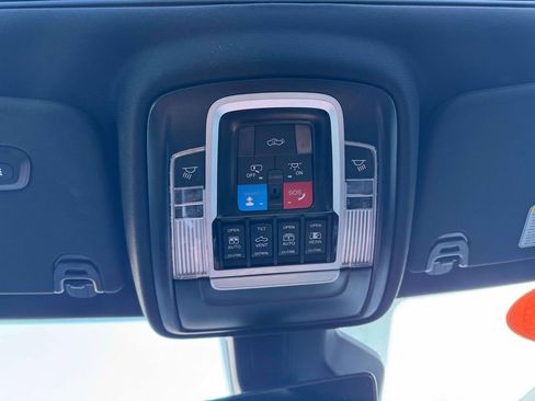 Used 2025 RAM 1500 Laramie w/ Night Edition image 33