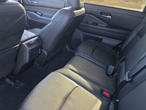 Used 2022 Nissan Pathfinder SL w/ Cargo Package FWD image 5