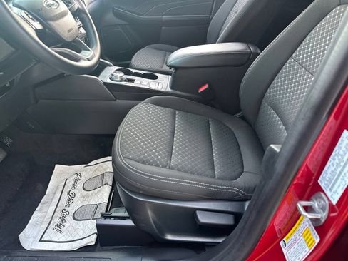 Certified 2025 Ford Escape Active FWD image 17