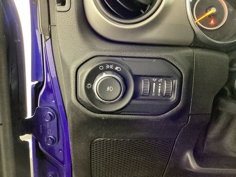 Used 2019 Jeep Wrangler Sport AWD/4WD image 19
