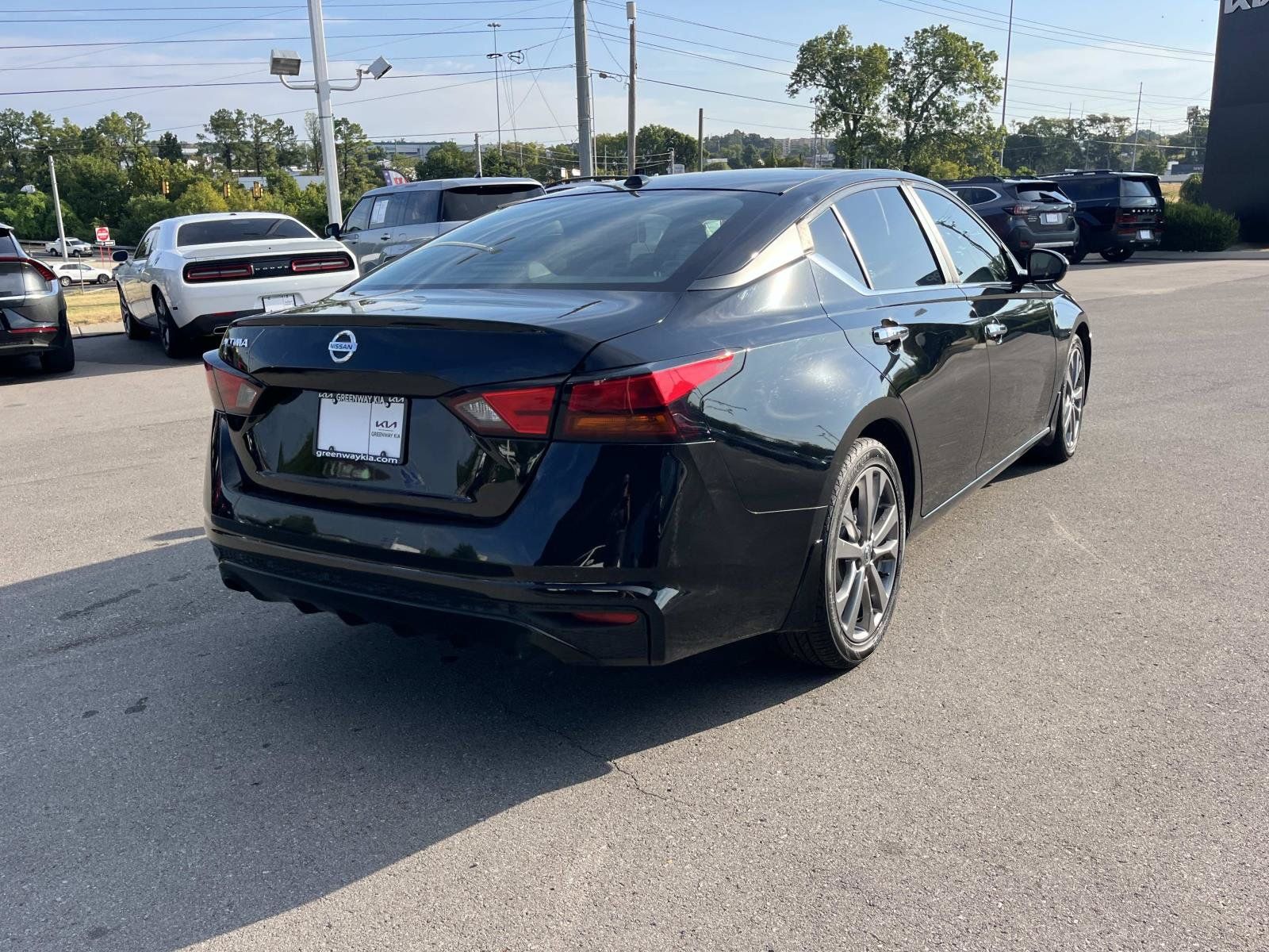 Used 2019 Nissan Altima 2.5 S FWD image 3