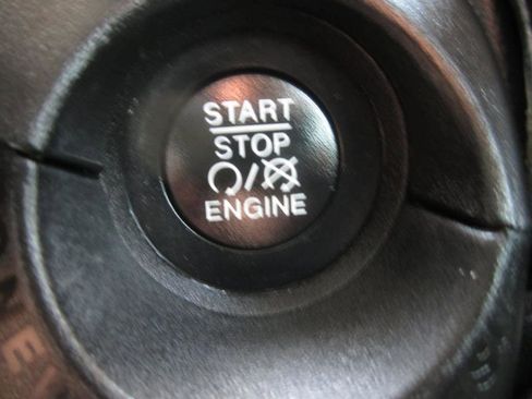 Used 2020 Jeep Renegade Sport FWD image 24