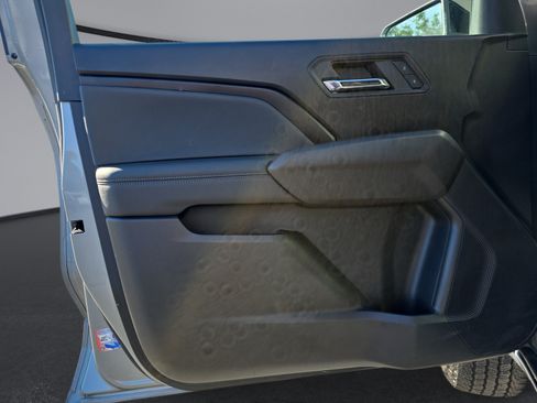 Used 2024 GMC Canyon Elevation w/ Elevation Premium Package AWD/4WD image 17