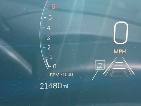 Used 2025 Cadillac XT4 Premium Luxury FWD image 2