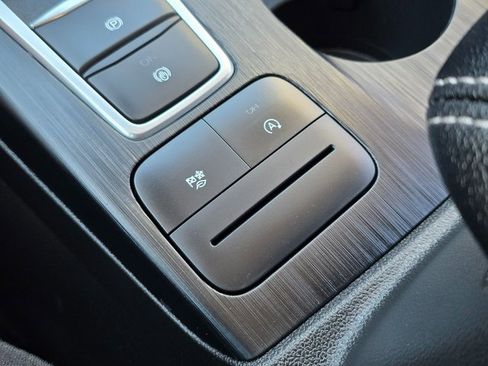 Used 2025 Ford Escape Active image 28