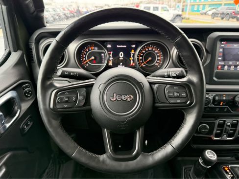 Used 2021 Jeep Gladiator Sport image 14