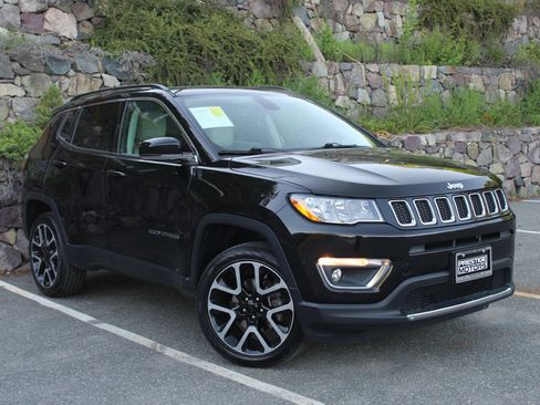 Used 2018 Jeep Compass Limited w/ Navigation Group AWD/4WD image 4