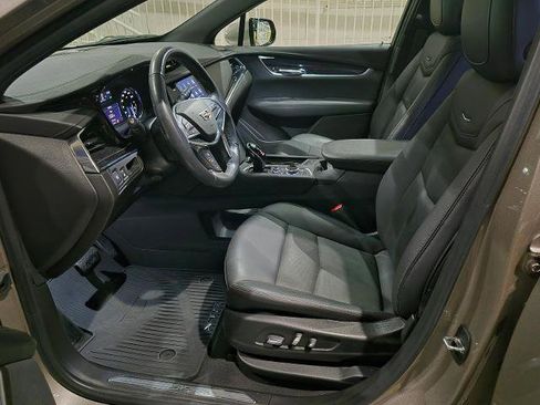 Used 2022 Cadillac XT5 Premium Luxury image 16