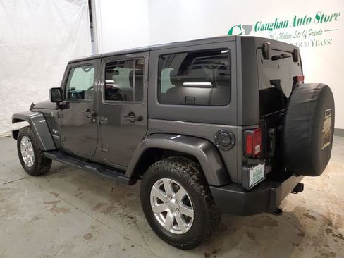 Used 2018 Jeep Wrangler Unlimited Sahara w/ Connectivity Group image 4