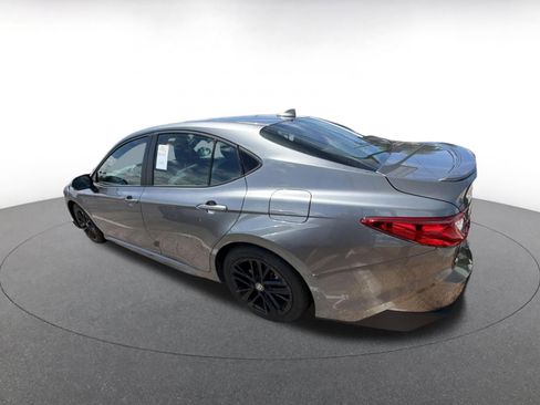 Used 2025 Toyota Camry SE FWD image 4