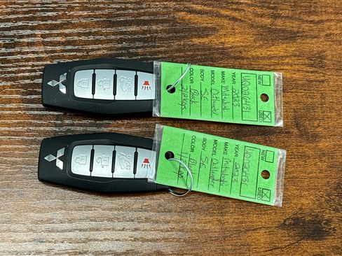 Used 2023 Mitsubishi Outlander SE image 40