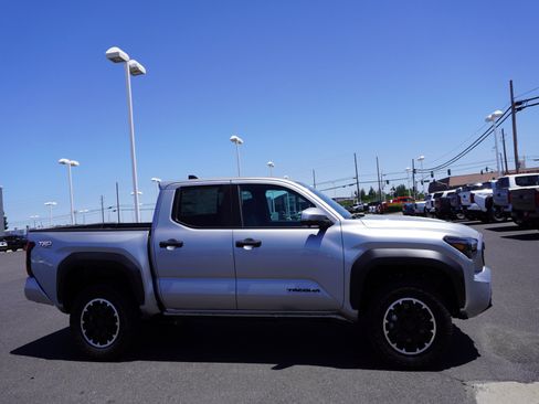 New 2026 Toyota Tacoma TRD Off-Road AWD/4WD image 4