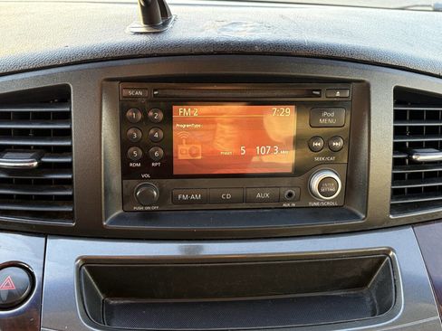 Used 2011 Nissan Quest SV image 41