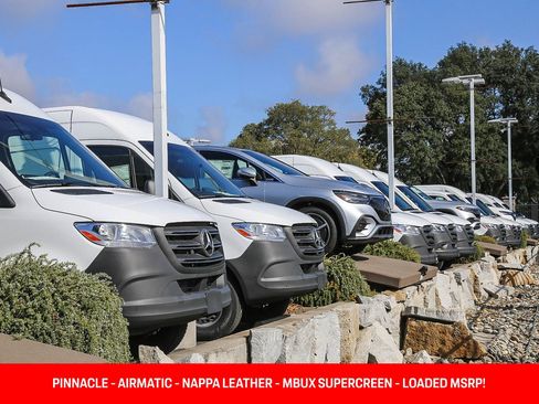 Used 2024 Mercedes-Benz E 450 4MATIC Sedan image 46