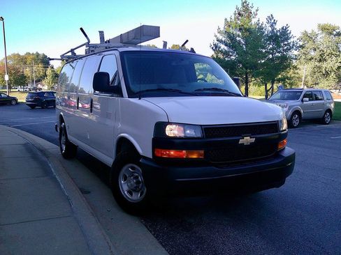 Used 2020 Chevrolet Express 2500 w/ Driver Convenience Package image 4